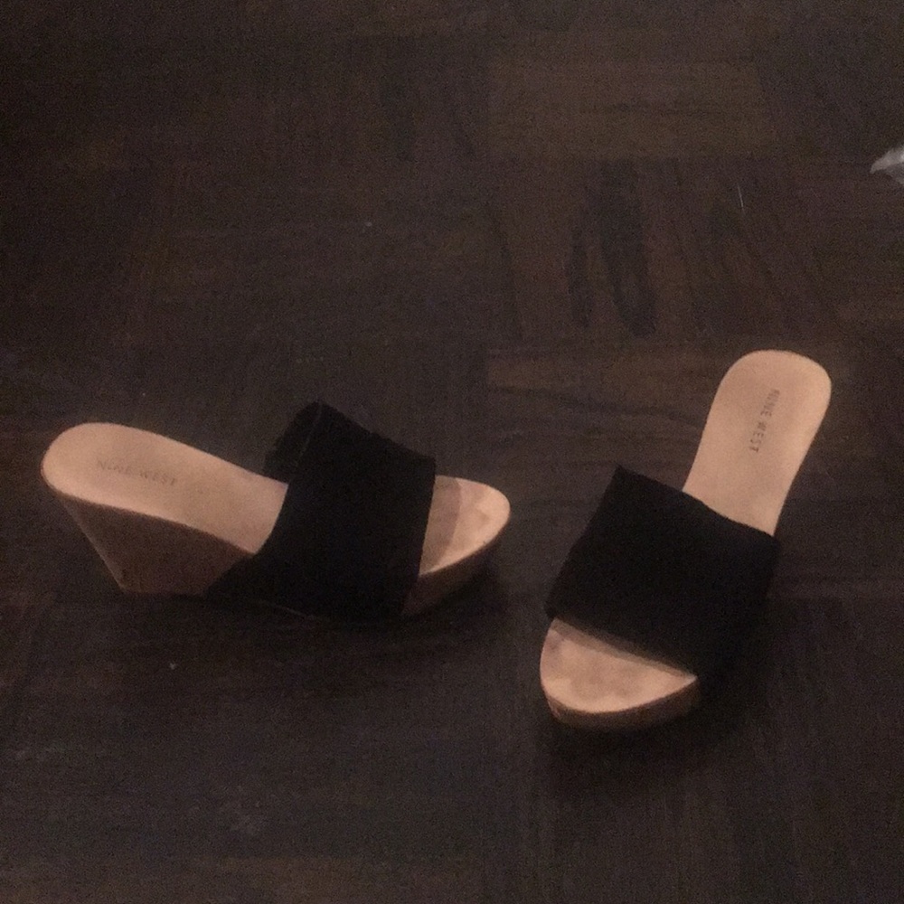 Nine West platform suede sandals size 6 1/2